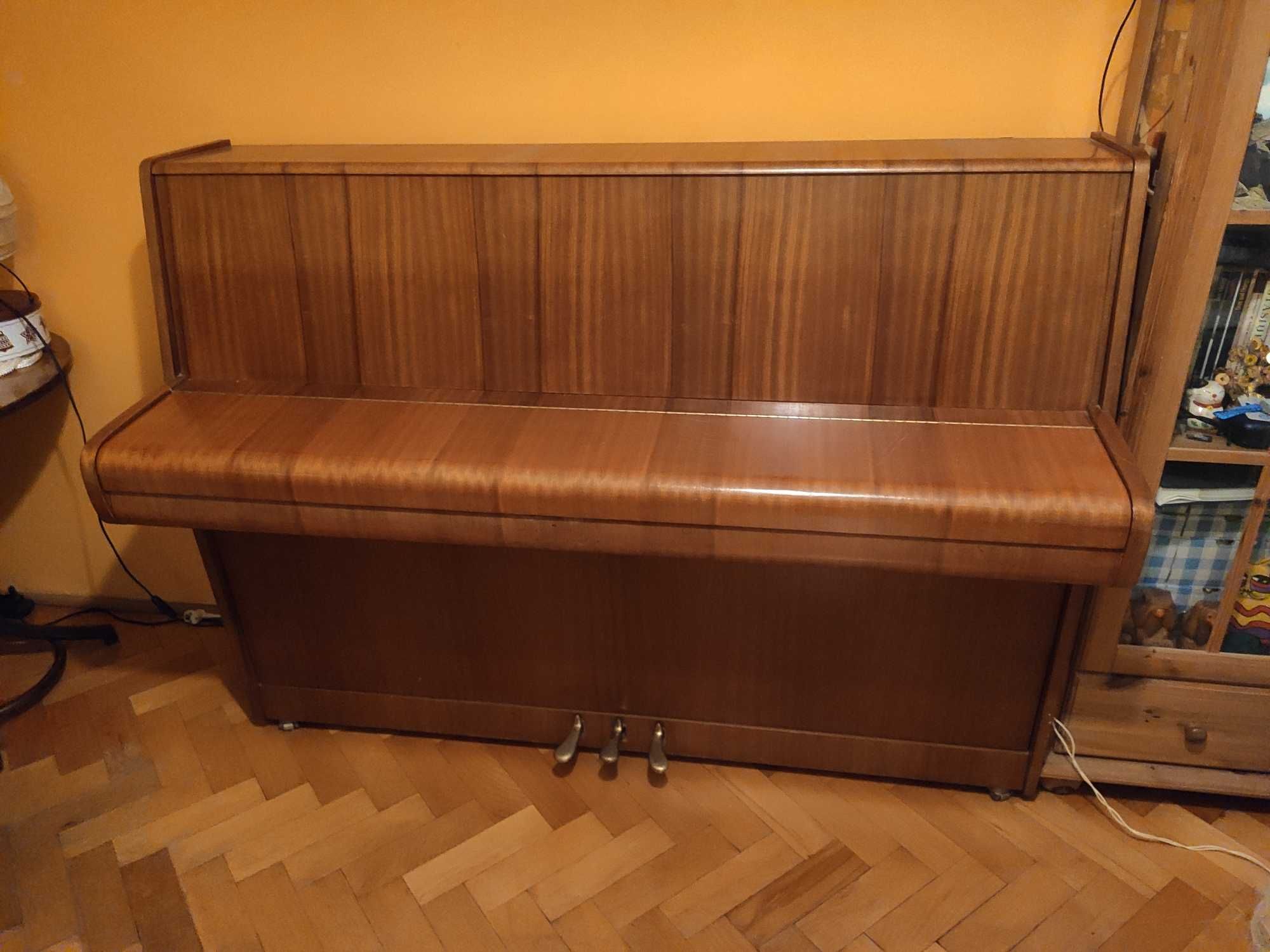 Sprzedam pianino Calisia