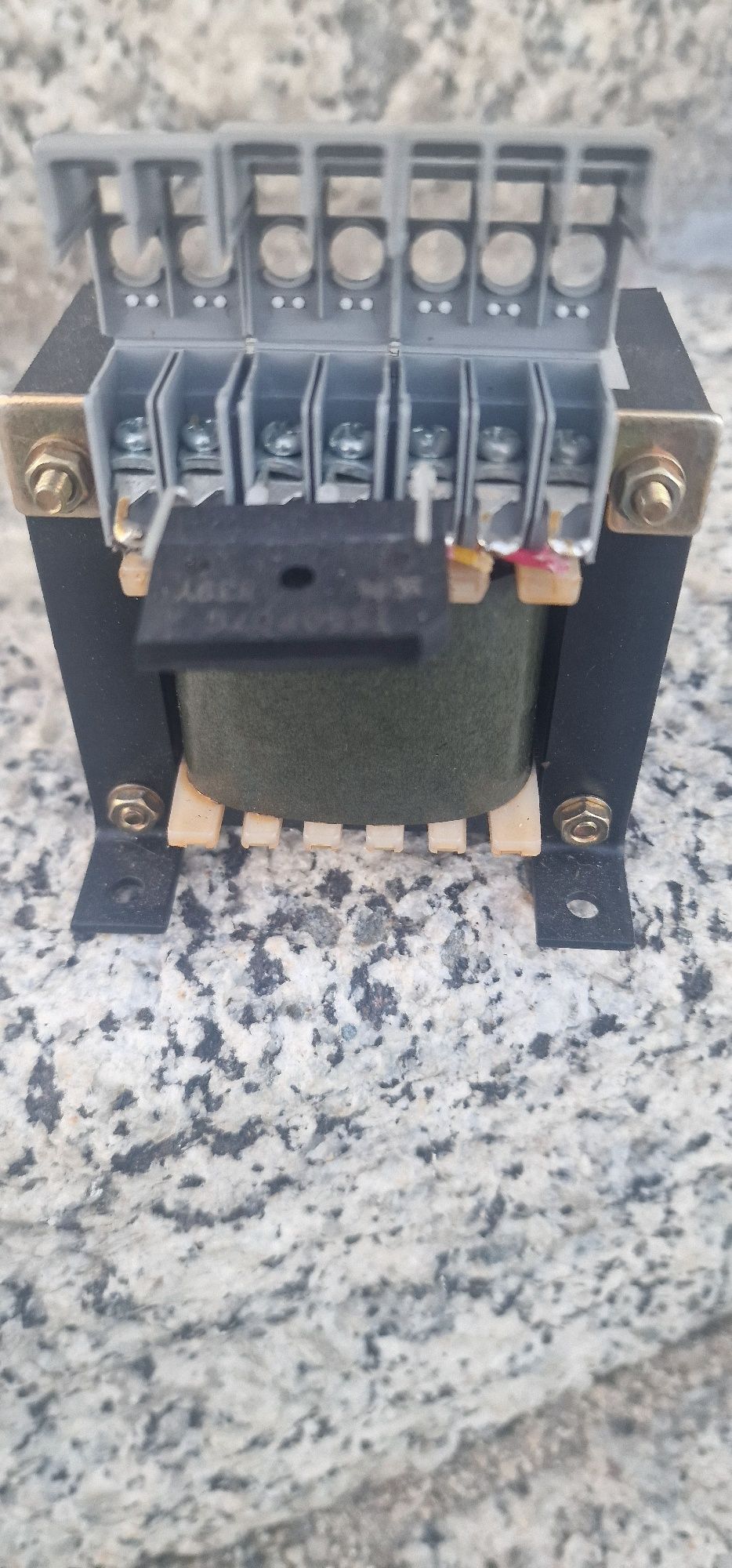 Transformador potente 12v e 24 voltes novo qualidade.