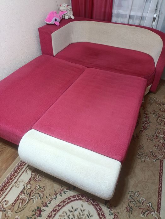 Диван-кровать угловой