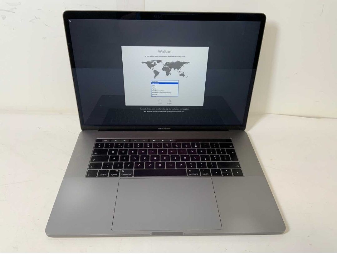 MacBook Pro 15" Hexacore I7 32Gb 256 SSD Touchbar