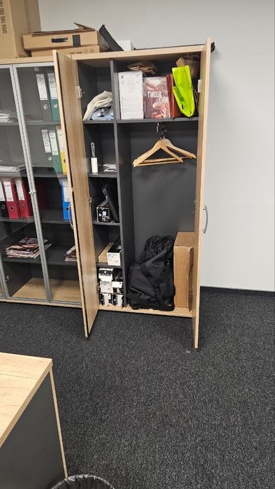 Zestaw mebli biurowych