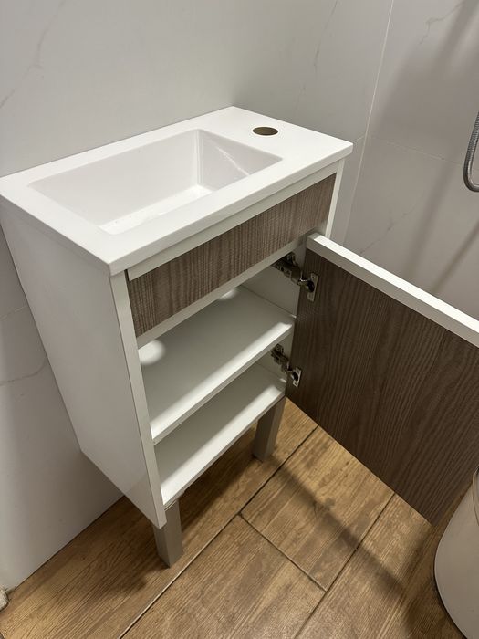 Lavatorio pequeno e movel  40x22x76