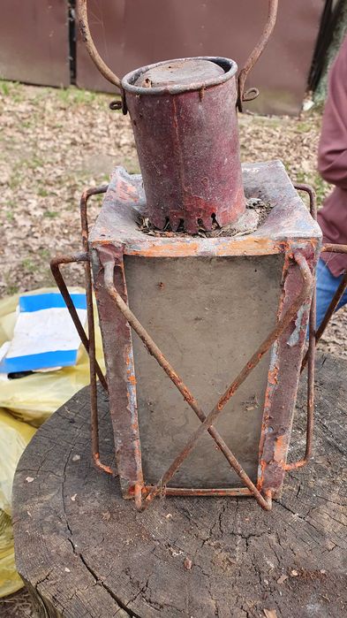 Stara lampa latarnia na świeczkę