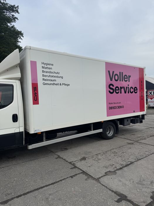 Kontener Iveco Daily Winda Drzwi tylne Izoterma SUPER STAN