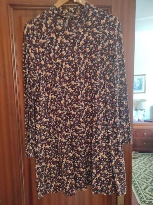 Vendo 2 vestidos lindos.