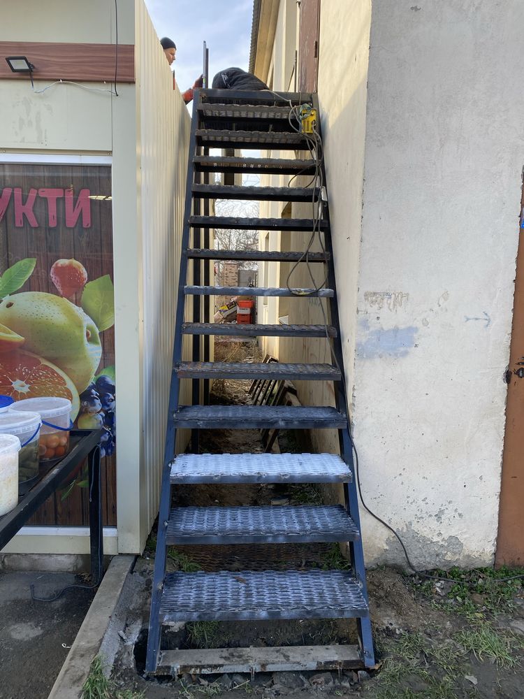 Виготовлення виробів з металу, ворота, паркани, дробини, ферми.