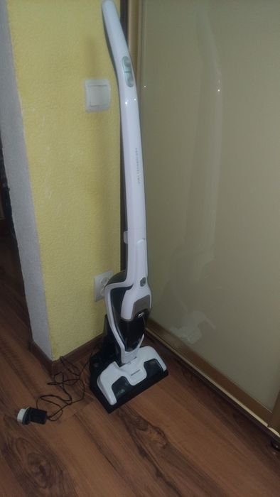 Продам майже новий акумуляторний пилесмок