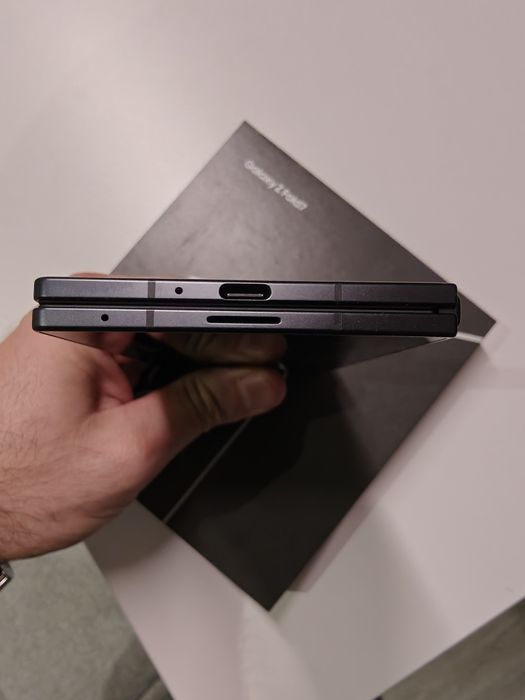 Samsung Galaxy Z fold 7 12/256 GB