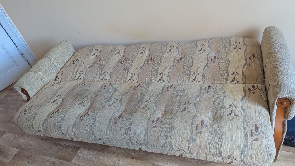 Komplet wypoczynkowy – sofa + 2 fotele + stolik