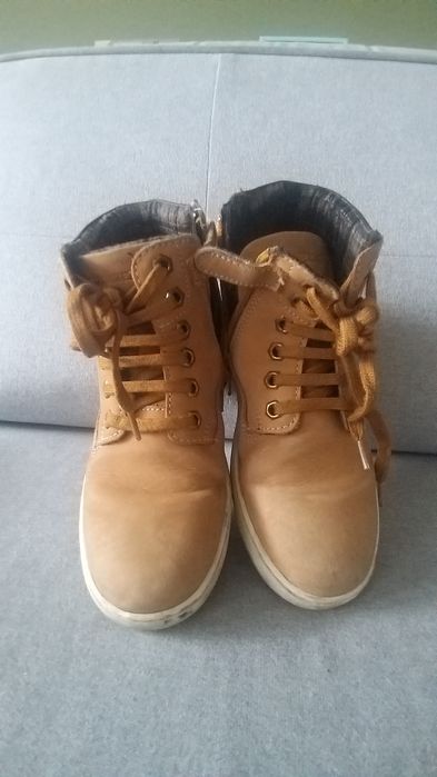 Żółte buty dla chłopca r.33