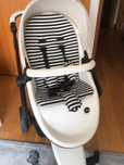 Carrinho bebe Mima Xari branco com riscas