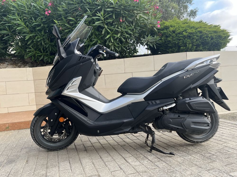 Scooter Cruisym 300