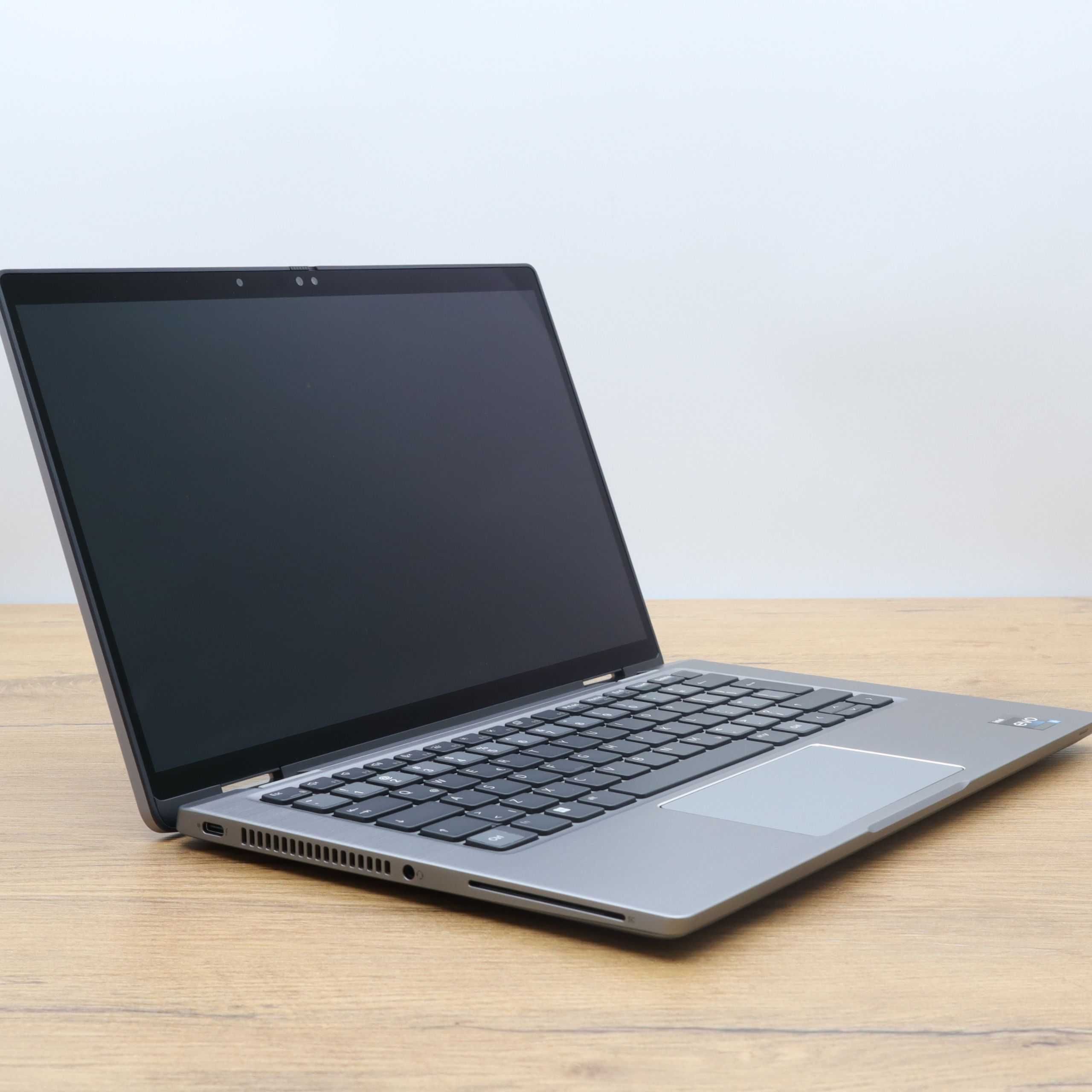 Dotykowy Laptop Dell Latitude 7330 i5-1245U 16GB RAM 512GB NVME 13"FHD