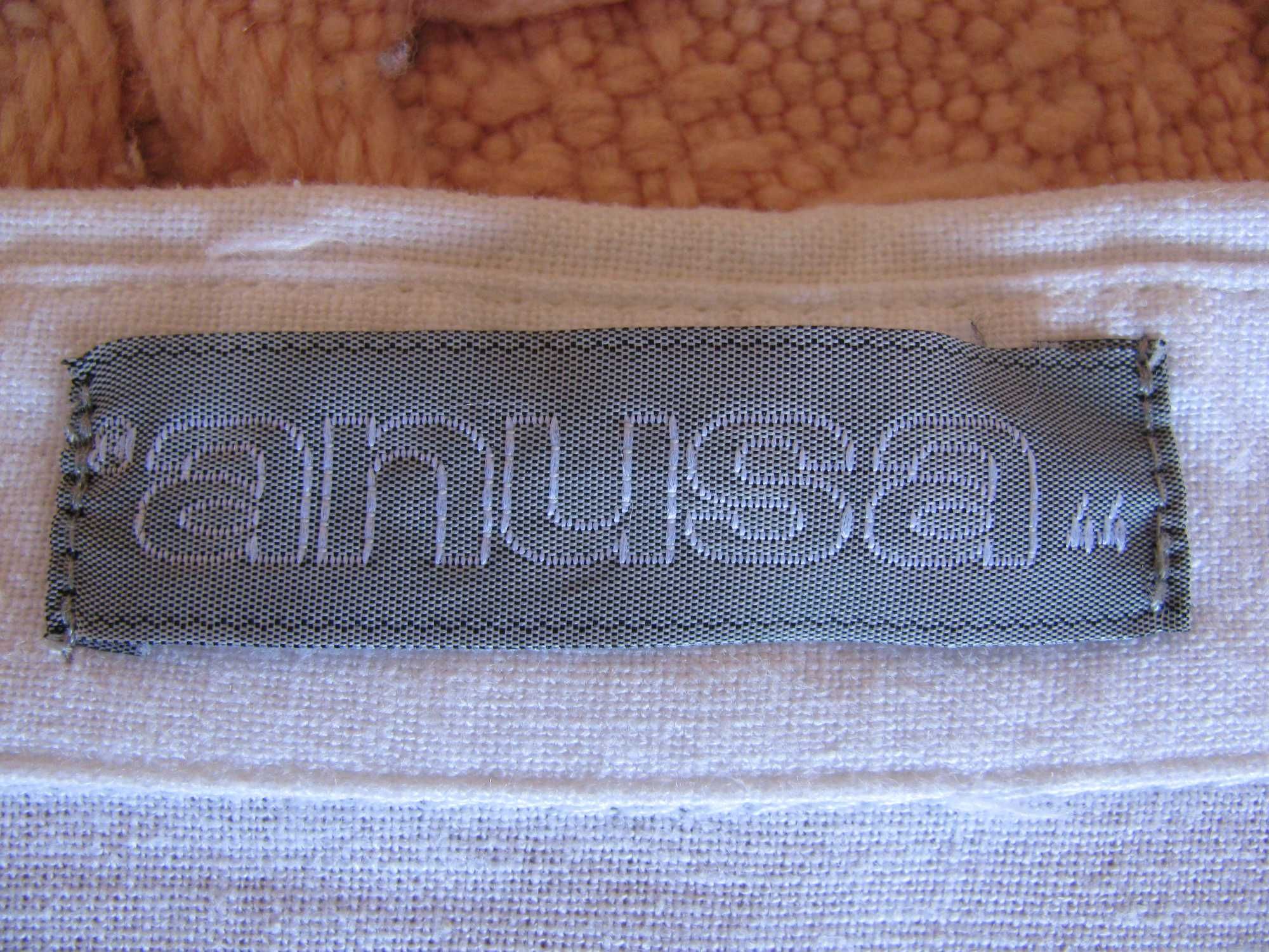 Camisa com linho e detalhe de bordado