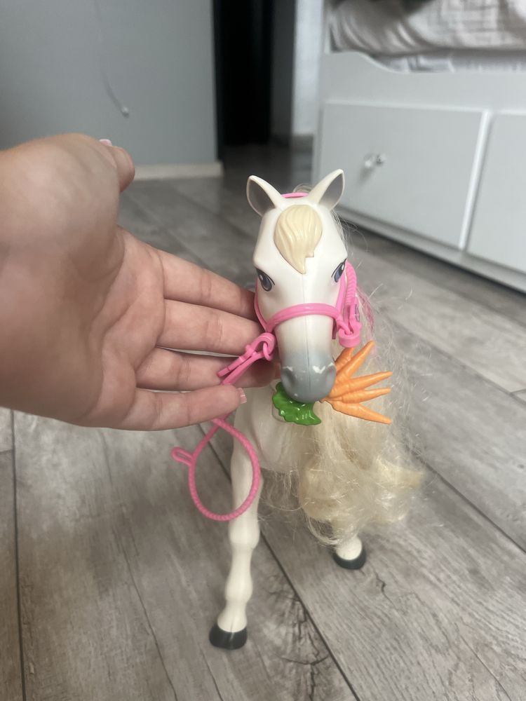 Barbie i interaktywny koń Mattel
