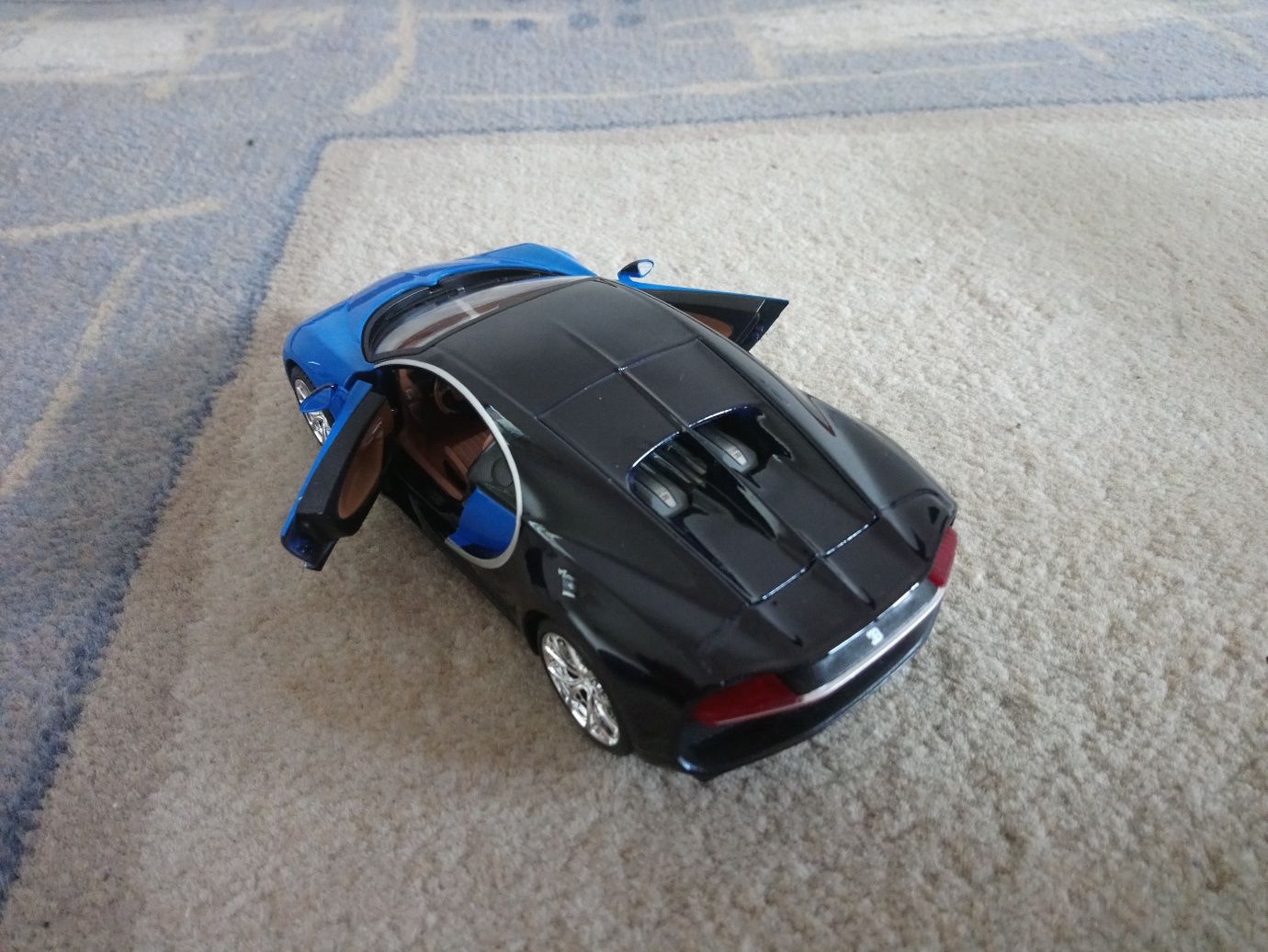 Bugatti Chiron - Maisto 1/24