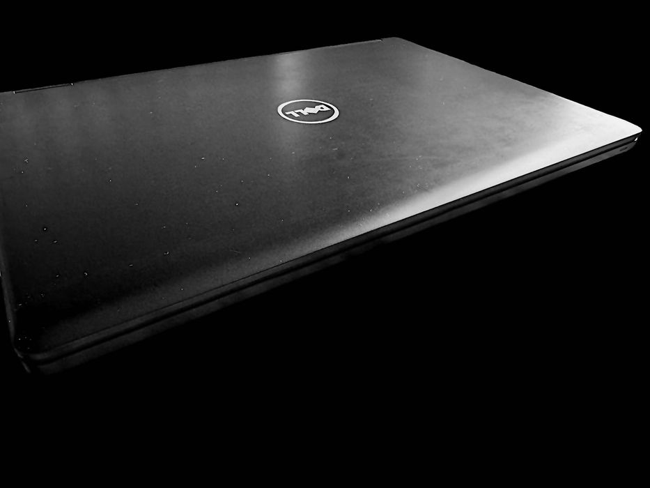 Laptop Dell Core i5 7gen DDR4-8GB Win11 SSD USB-C Notebook