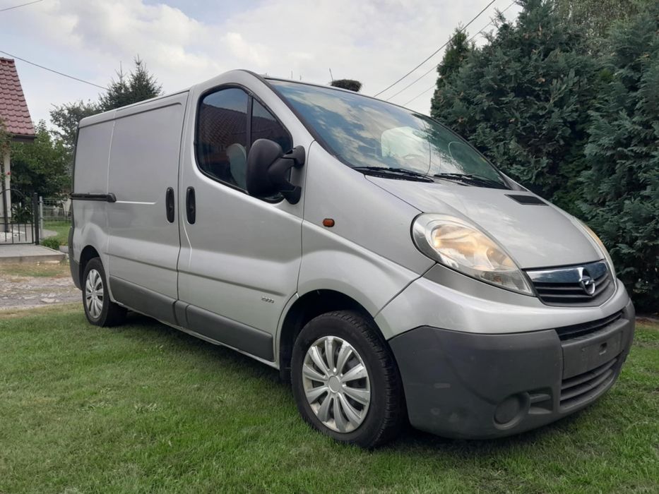 Opel vivaro sprowadzony klima