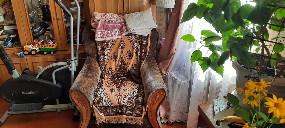 Продам  мебель  диван  два  кресла  состояние  рабочее