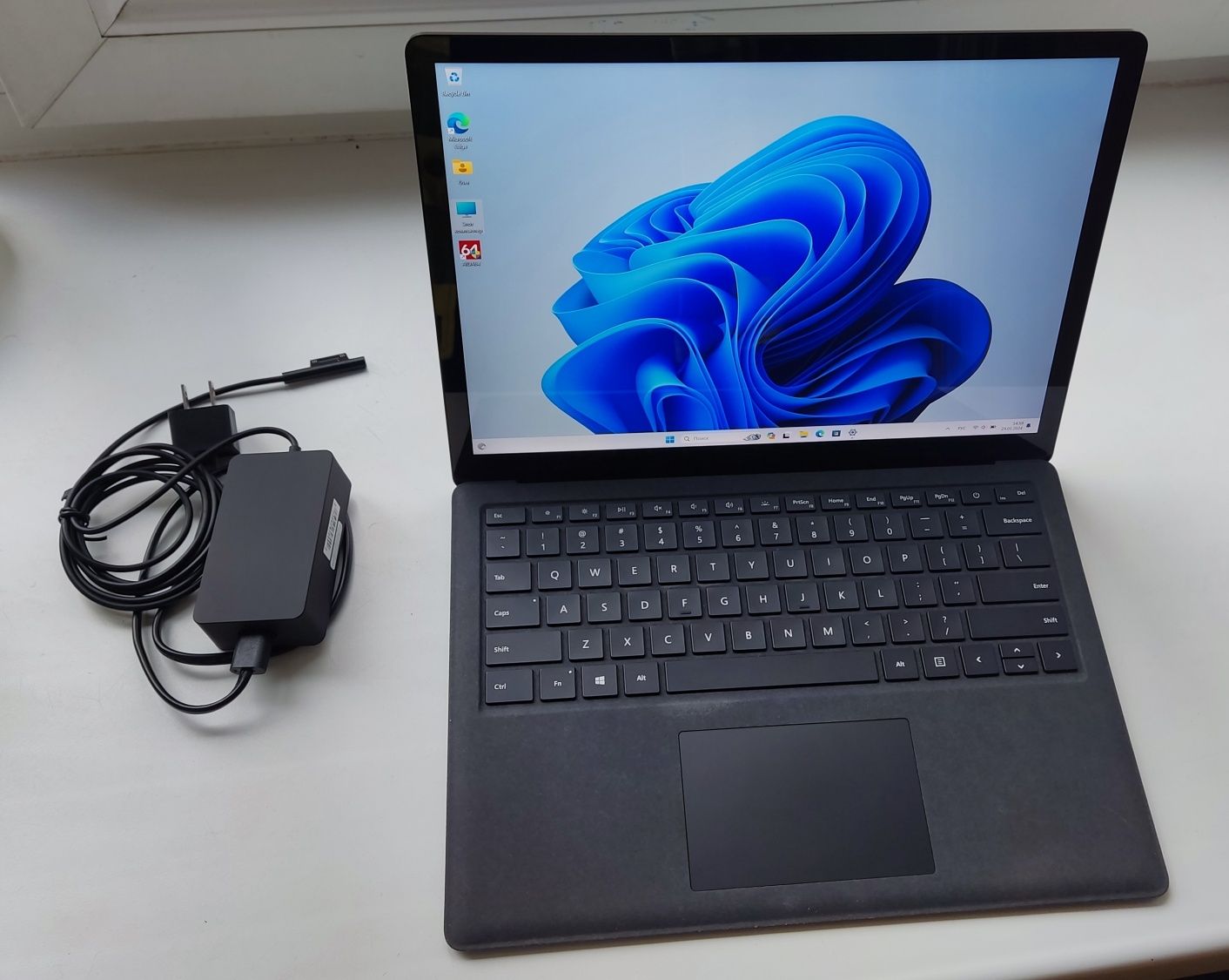 Ноутбук Microsoft Surface Laptop 2 i7/8/256