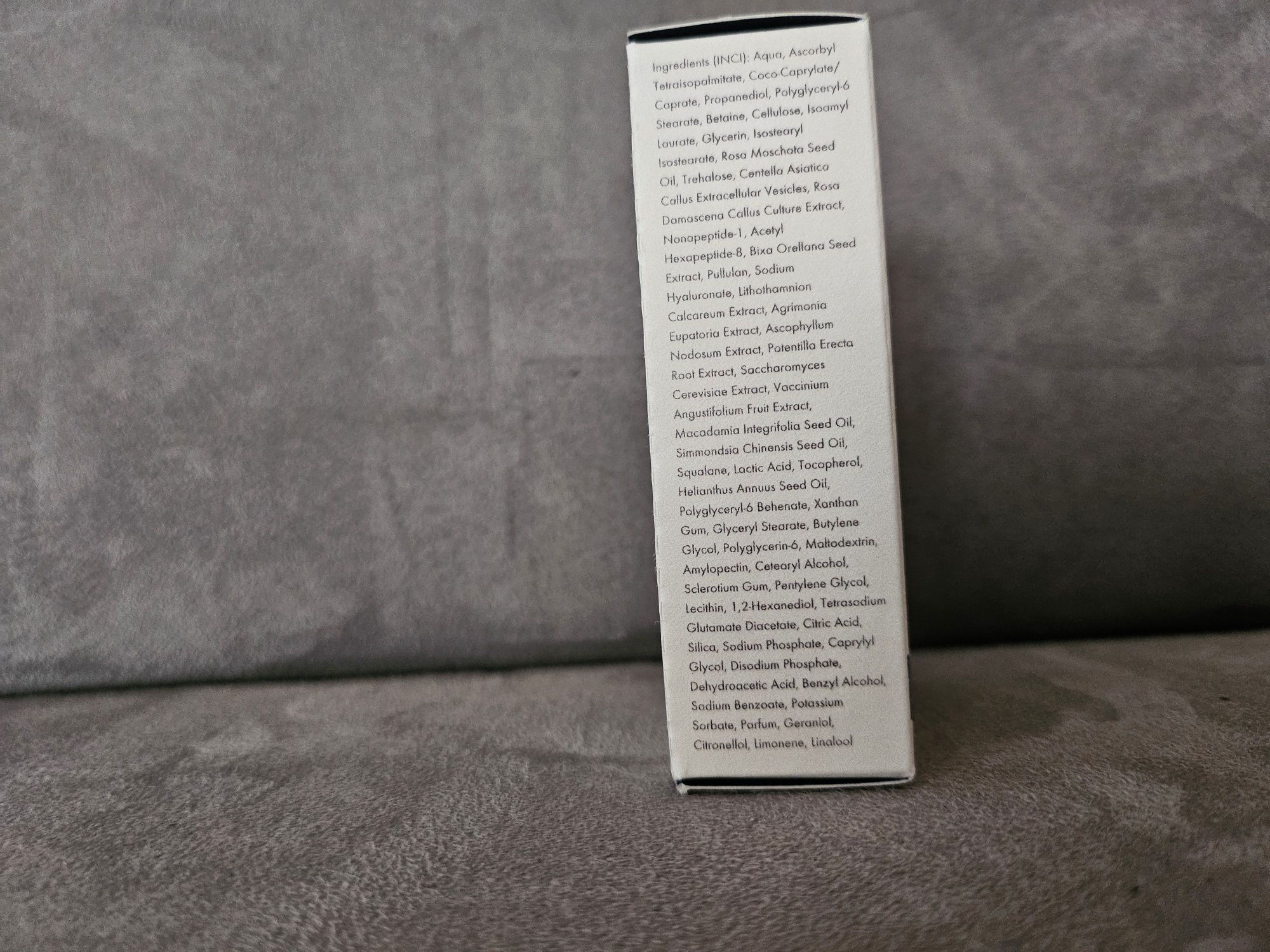 Mokosh multikorygujące serum do twarzy róża z jagodą egzosomy, peptydy