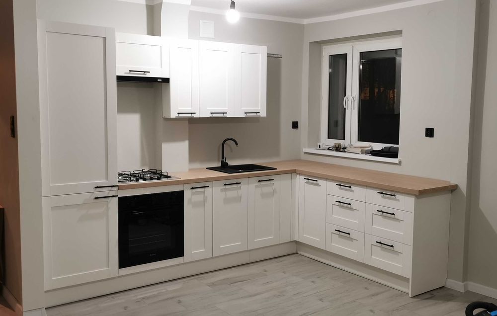 Skręcanie mebli, kuchnie ,montaż paneli, stolarka, tarasy