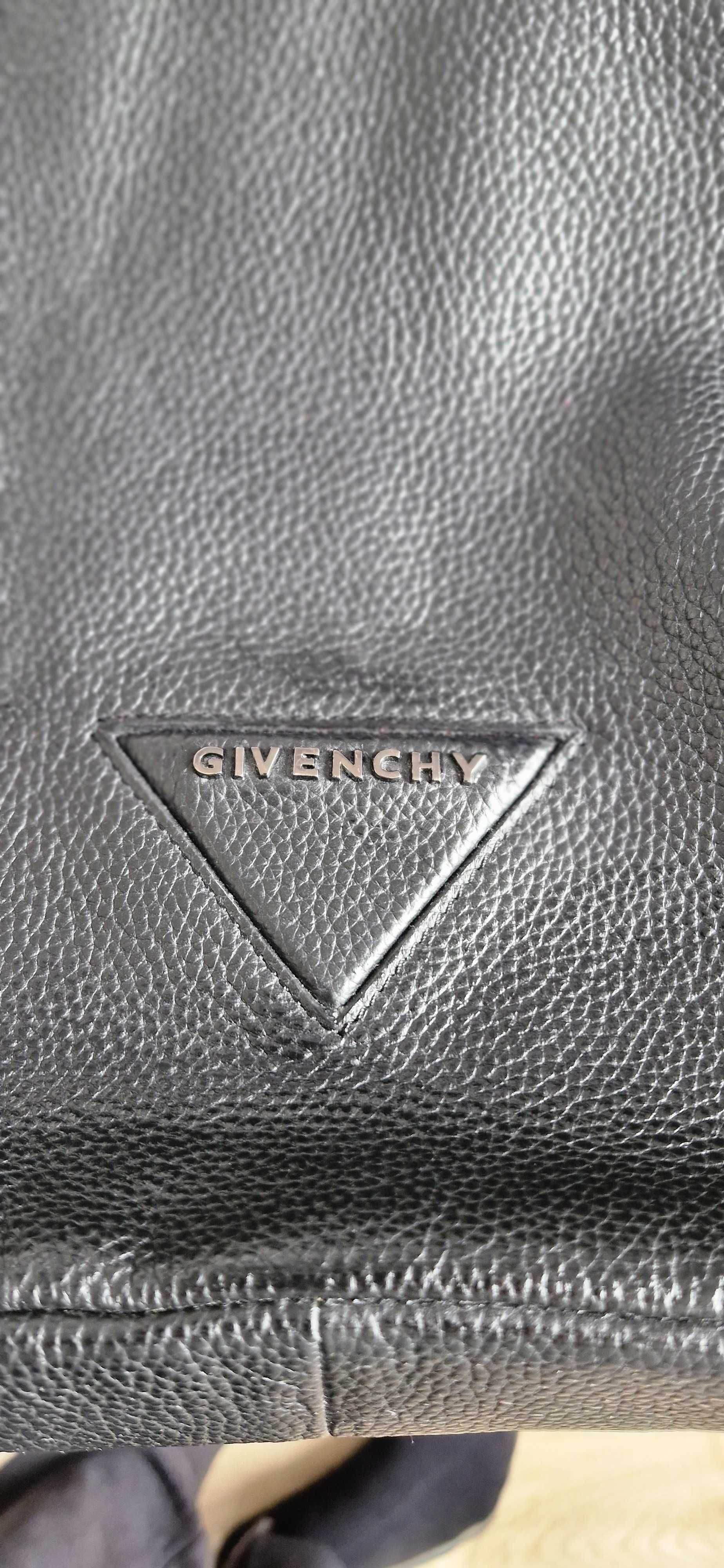 Torebka worek z ćwiekami Givenchy
