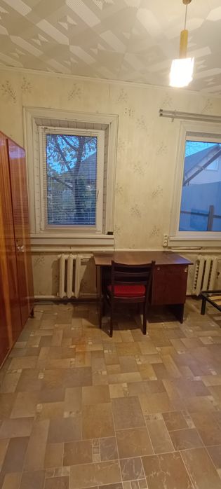 Здається частина будинку по вул. Рєпіна.