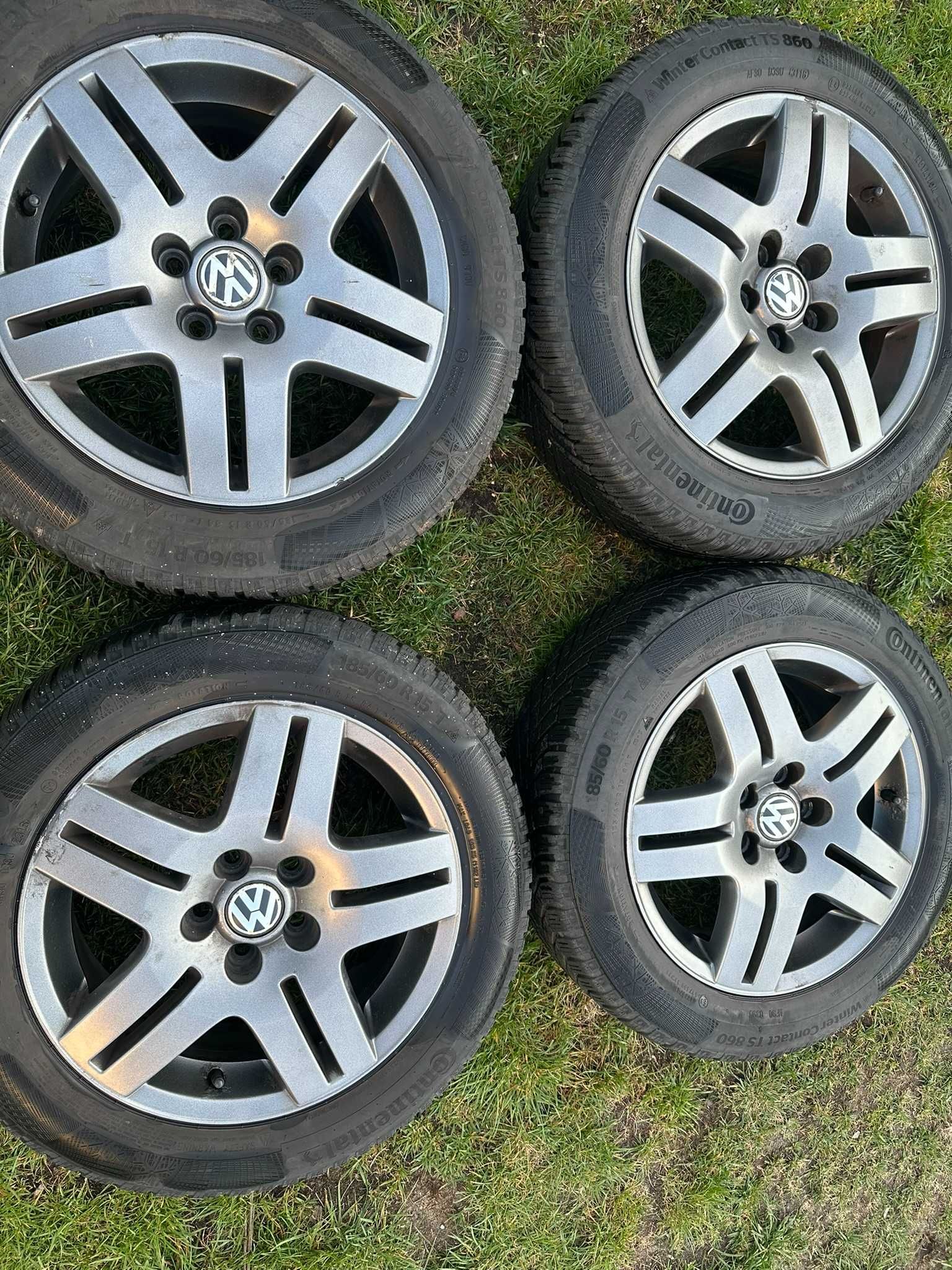 Felgi VW 15" 5x100 stan bdb, Opony zimowe Continental 2016 (3/4)