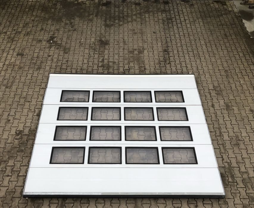 Brama 365 x 300 panelowa garażowa przemysłowa segmentowa rolowana