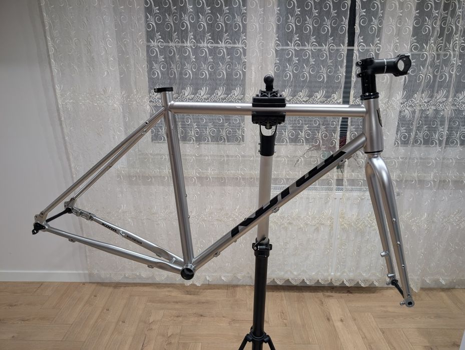 Kona Rove rama stalowa 52 cm M