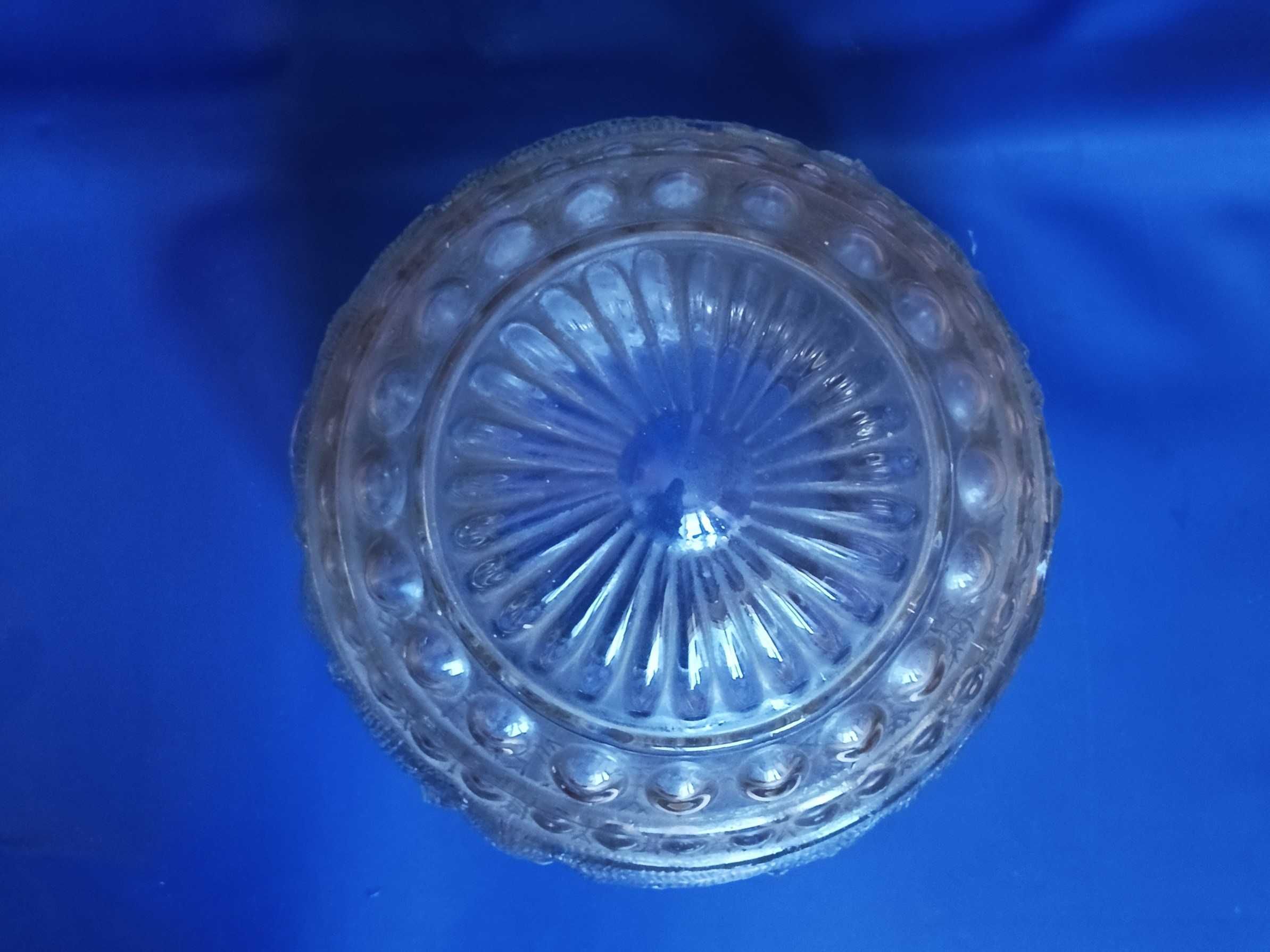 Zdobiony klosz do lampy ściennej