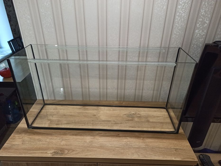 Продам акваріум на 100 літрів б/у