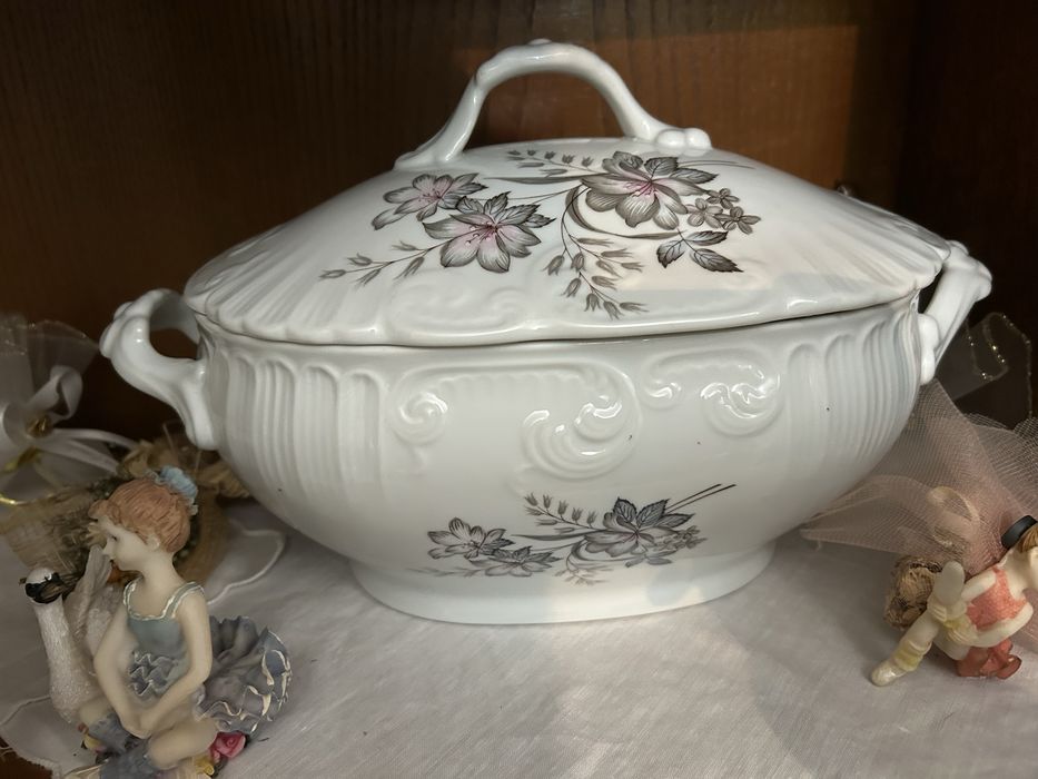 Terrina Vista Alegre + Terrina e Conjunto de refeição Vista Alegre