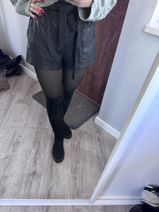 Długie kozaki na grubej podeszwie roz.36