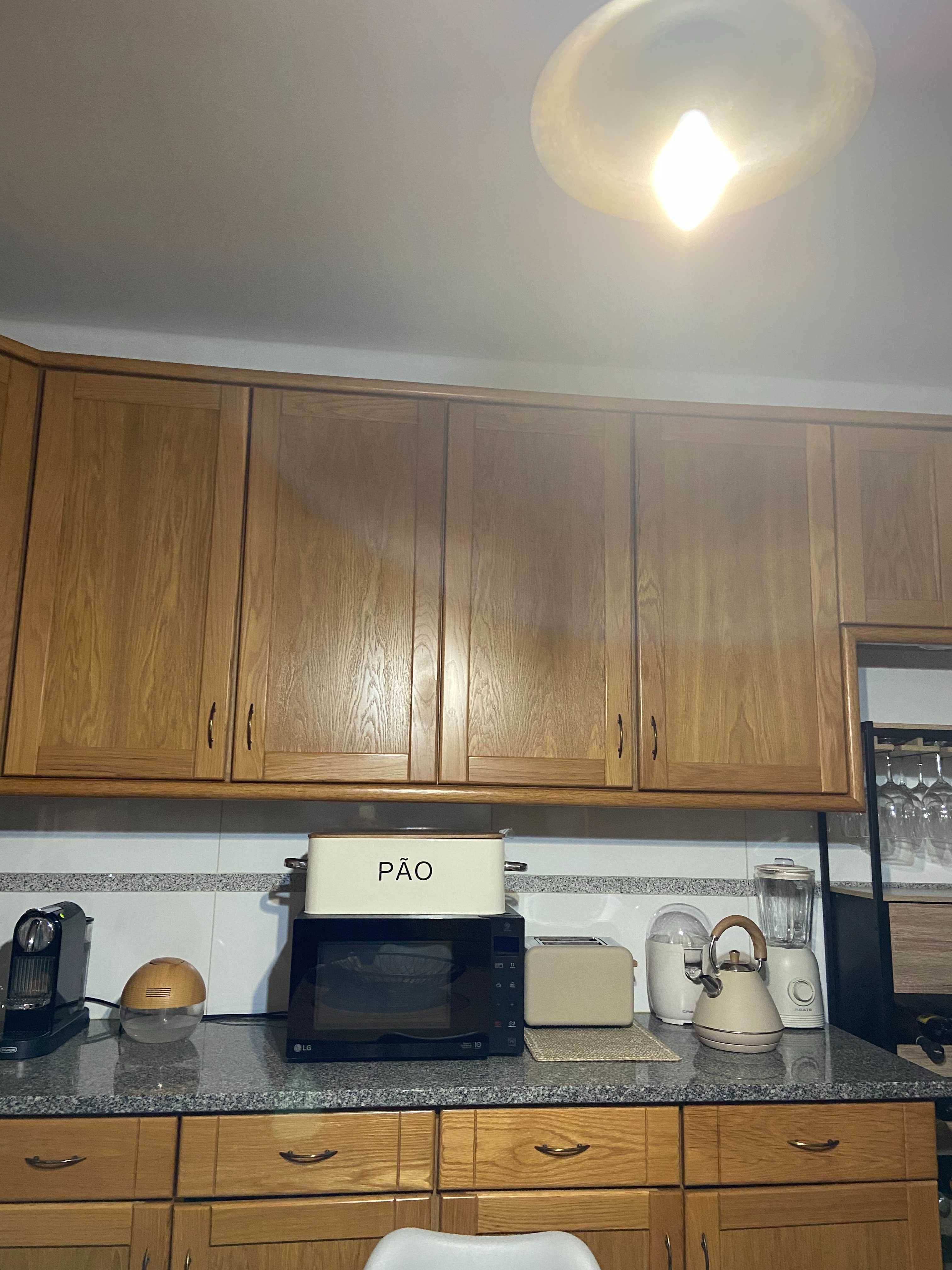 Vende-se cozinha