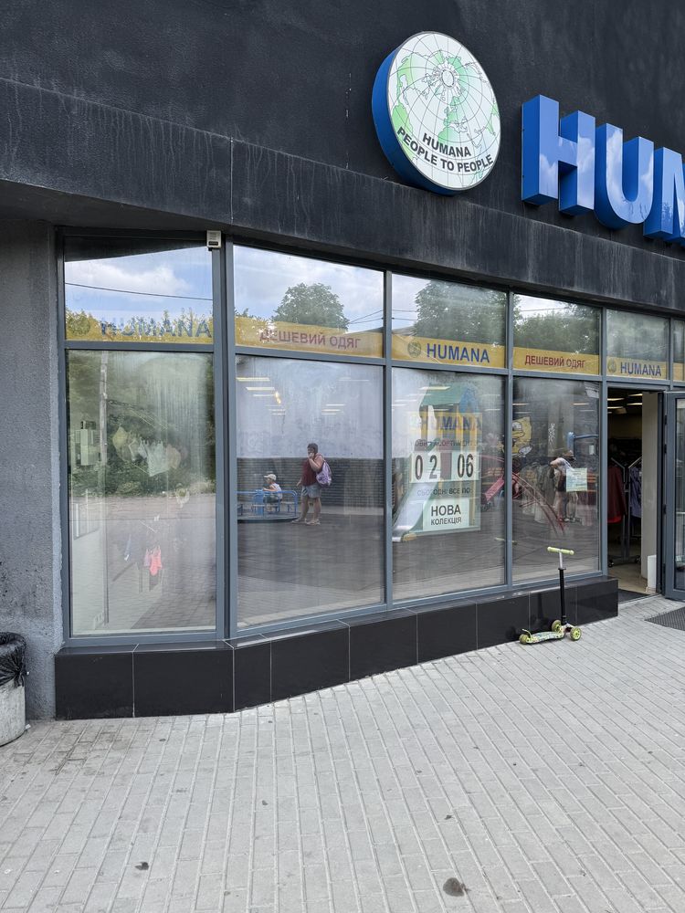 Камʼянська 40.гарний трафик, Київський ТСК, проспект Мазепи 220м2
