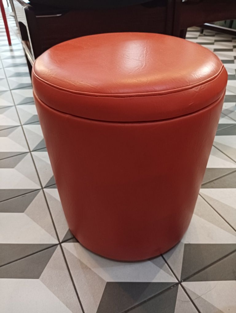 Puff de cor laranja