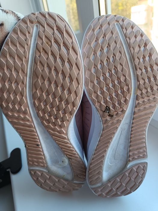 Жіночі кросівки Nike