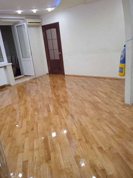 Паркетные работы. Циклевка полов, снятие краски, реставрация паркета.