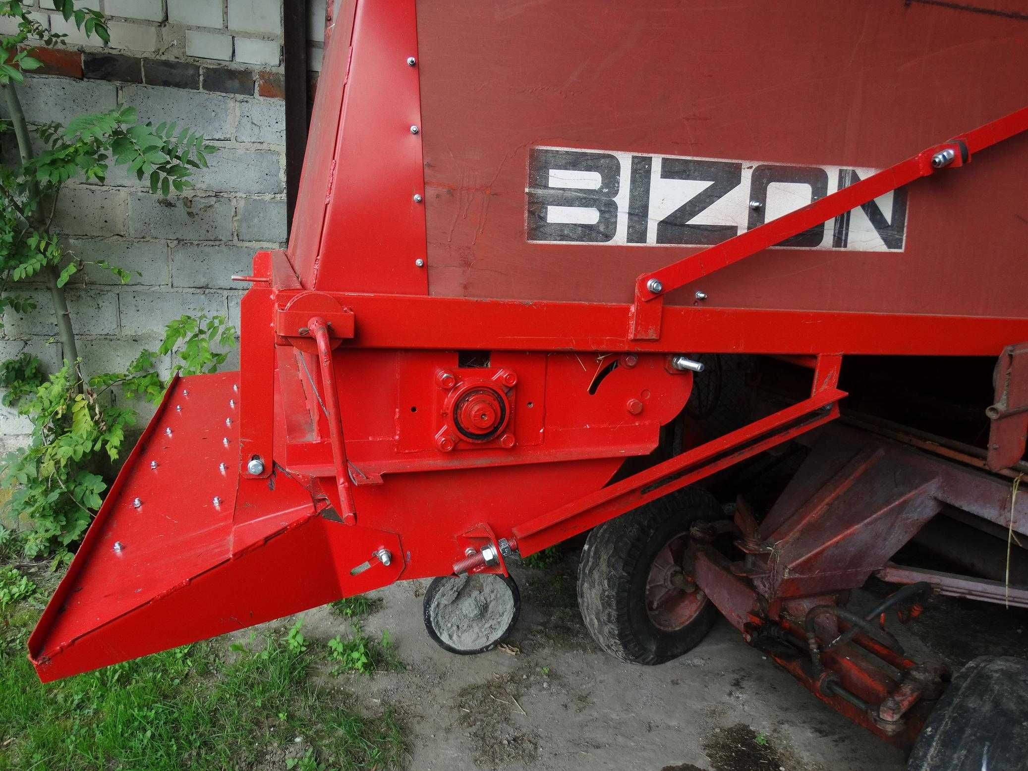 przystaw rozdrabniacz słomy montowany do kombajnu szarpacz sieczkarnia