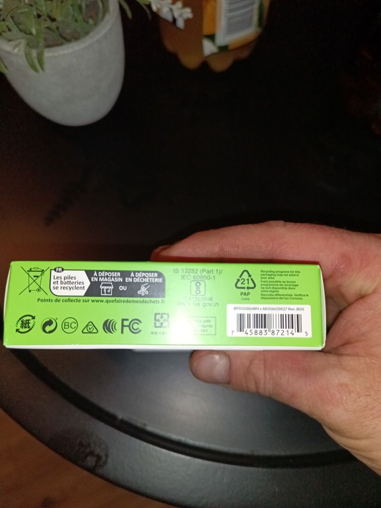 Powerbank ze standem 10000mAh Qi2 MagSafe Biały