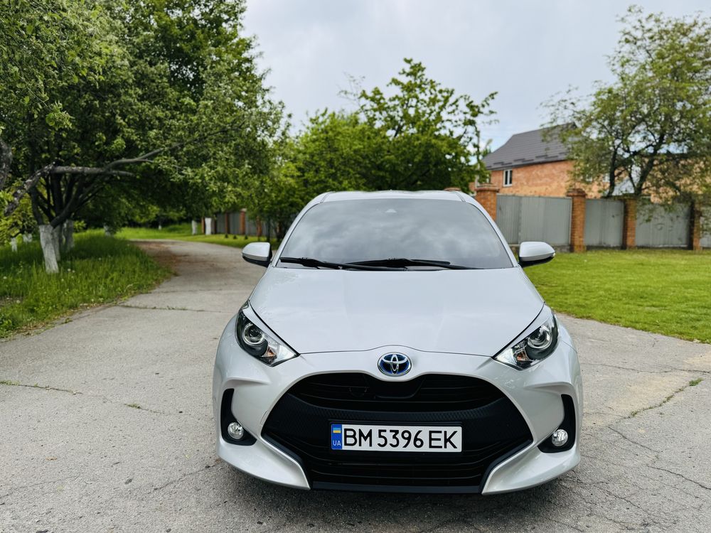 Toyota Yaris 1.5 Hybrid e-CVT Style 2023 рік Official