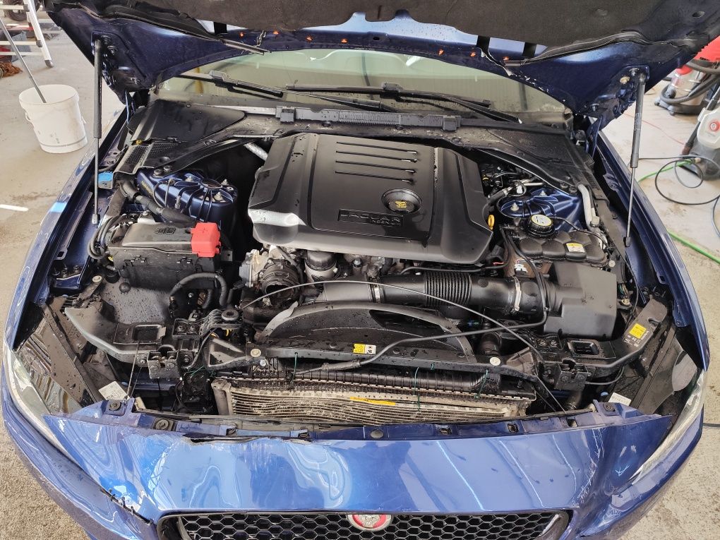 Jaguar XE 2.0 D 2016