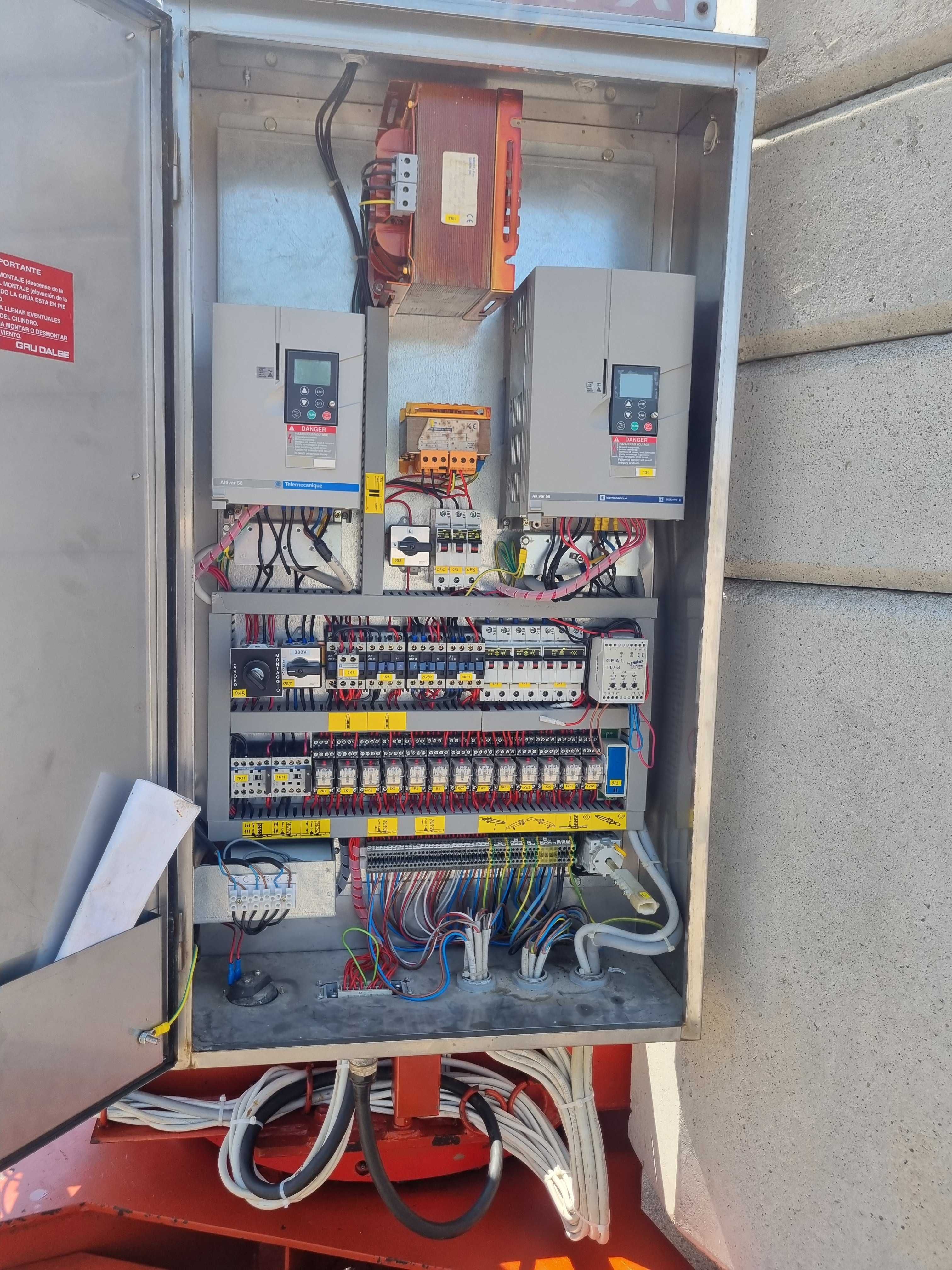 Grua automontante hidraulica
