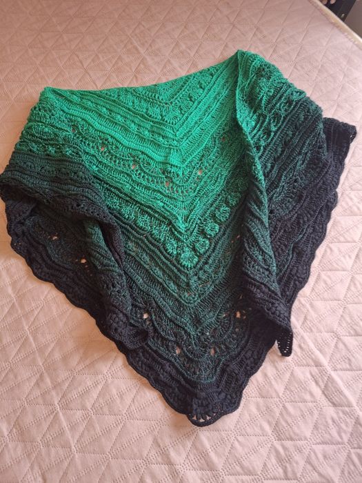 Chusta szydełkiem dziergana