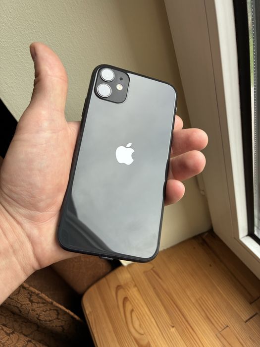 iPhone 11 на 128 + скло (ідеальний стан)