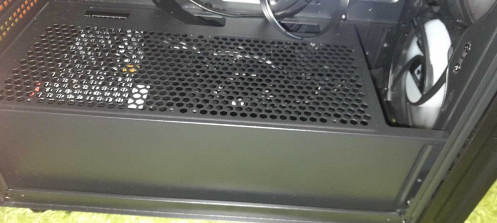 Komputer gamingowy BEZ LEDÓW POD FPSY. RX9060xt. Amd 5 8400f.