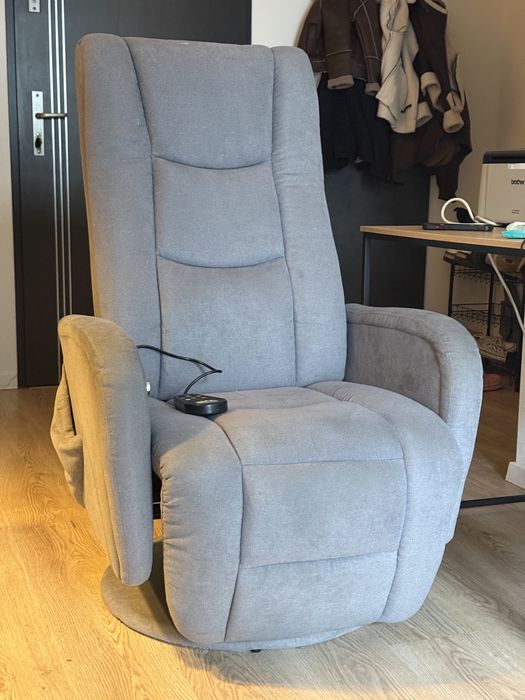 Fotel z funkcją masażu, podgrzewany.