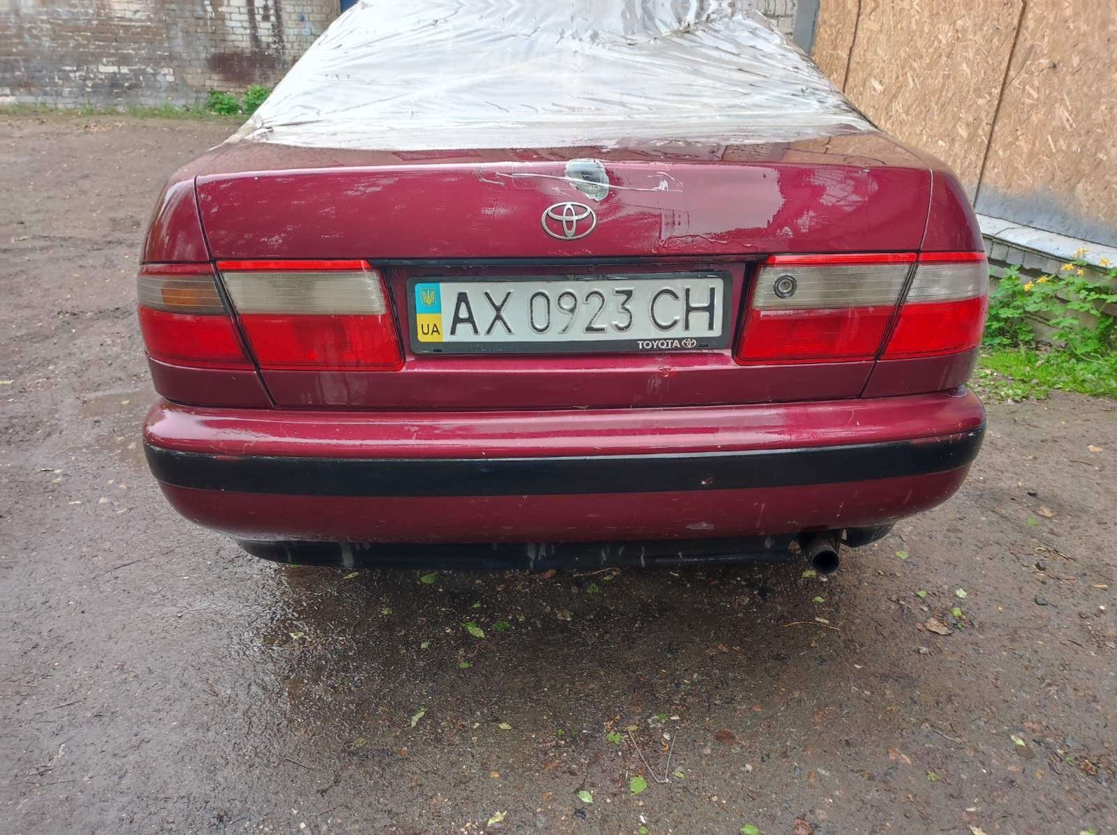 Продам машину. Toyota Carina E. Седан.